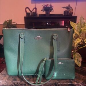 Authentic Coach Emerald Green Leather Tote with Matching Wristlet